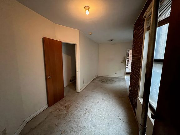 5th image of 153 W 106th St APT 5B