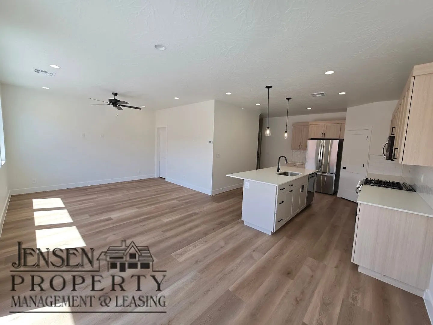 Brand New Town Home — Photo 4