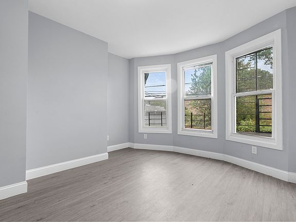 4th image of 1874 Barnum Ave #2E