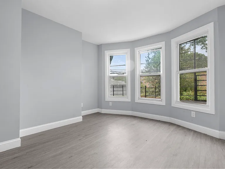 1874 Barnum Ave #2E — Photo 4