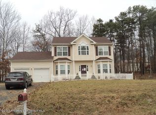 3172 Appleby Ct, Bushkill, PA 18324