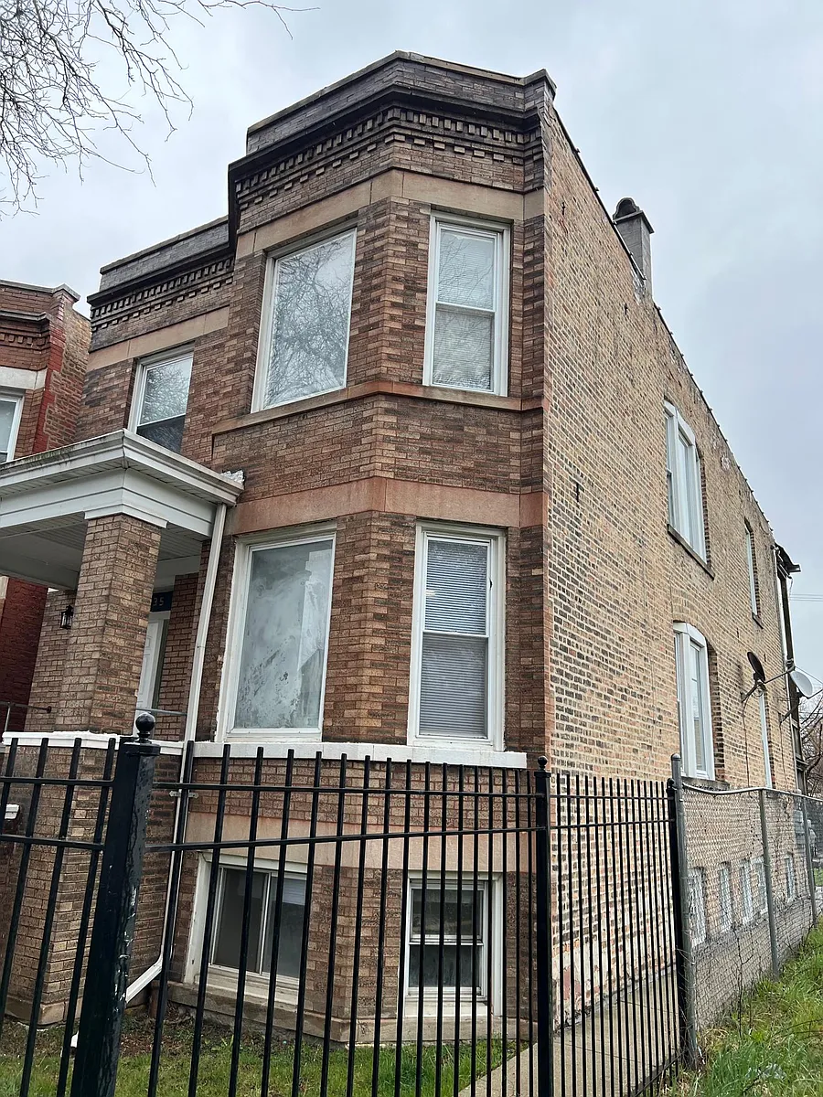 Building Photo - 5735 S Marshfield Ave #2
