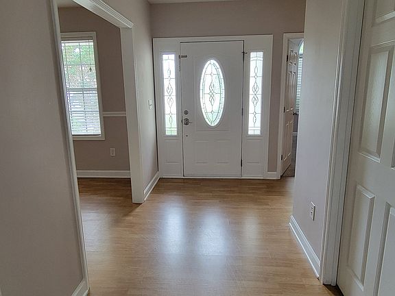 2nd image of 107 Cinema Ct