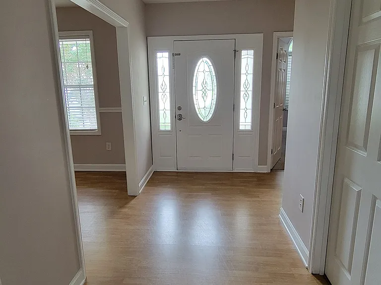 107 Cinema Ct — Photo 2