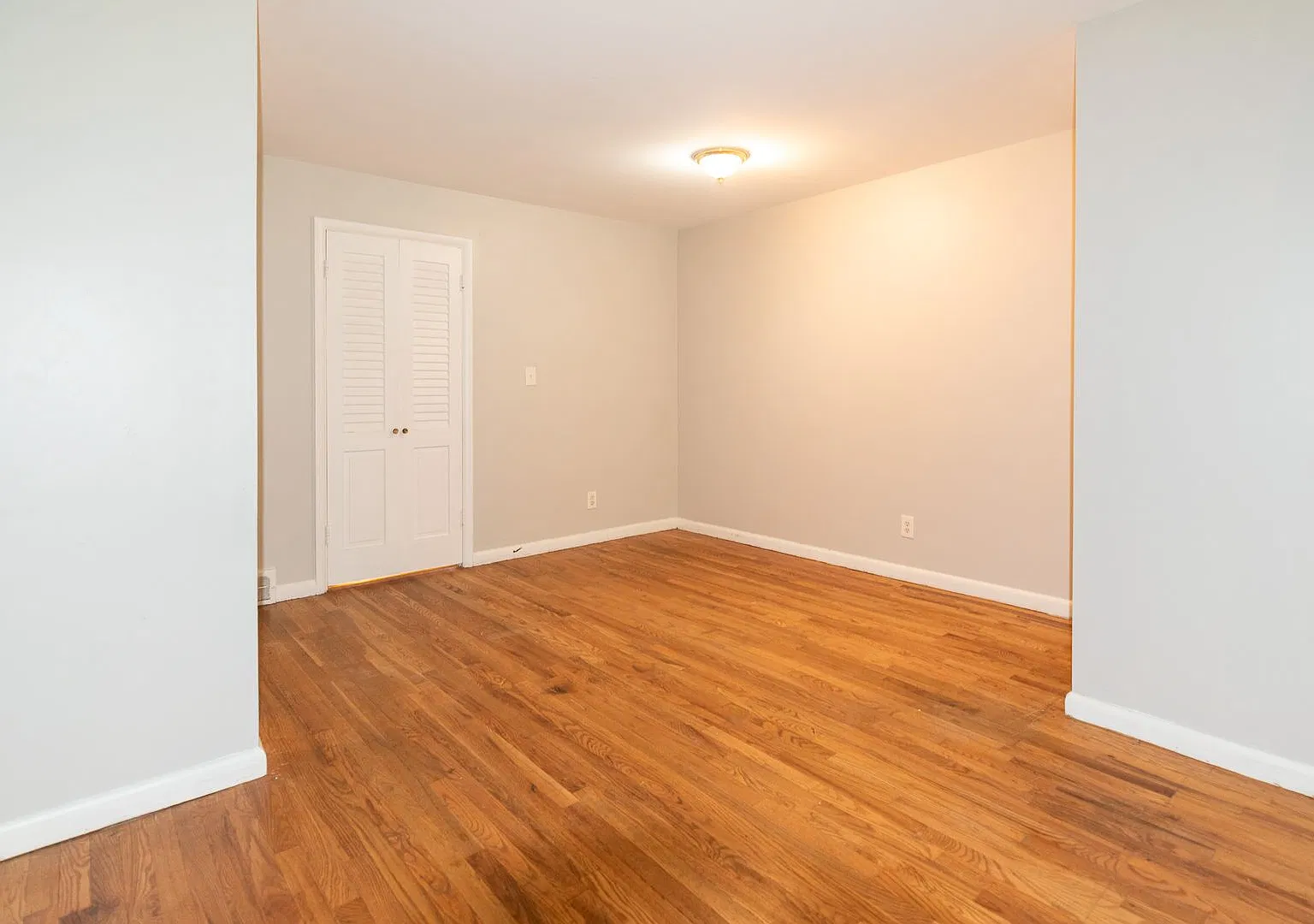 306 N Birchwood Ave — Photo 2