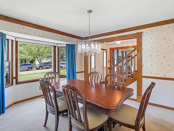5th image of 925 Oakgrove Park Ct