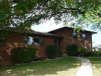 1st image of 1021 Saint Clair St