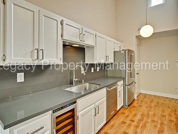 4th image of 4271 Poncedrive