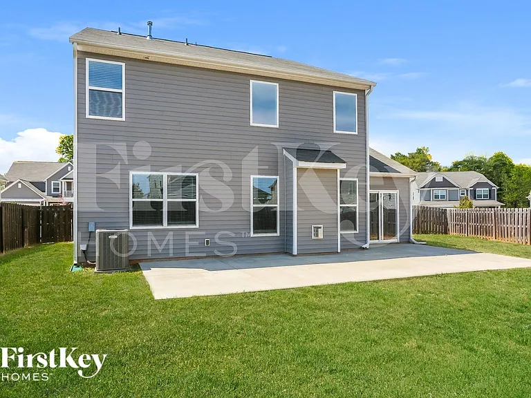 140 Kingston Dr — Photo 15