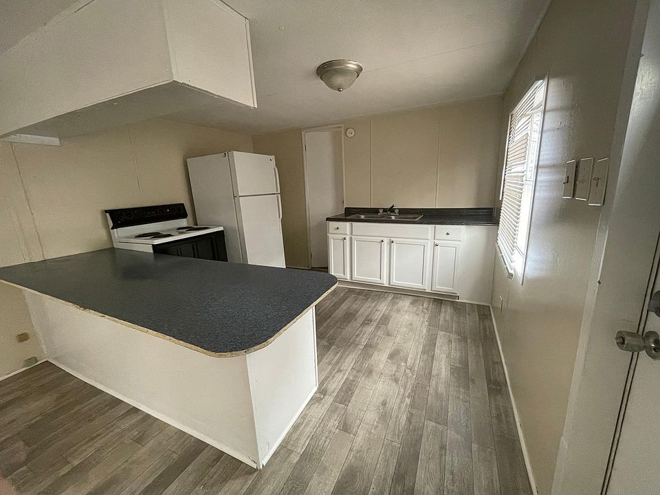 2nd image of 110 Dandelion Dr