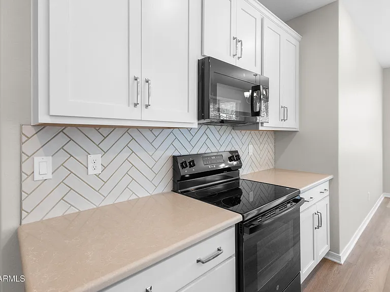 24094 N 162nd Ln — Photo 3