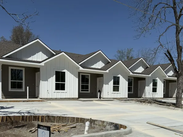 1612 W 5th St #1, Caldwell, TX 77836