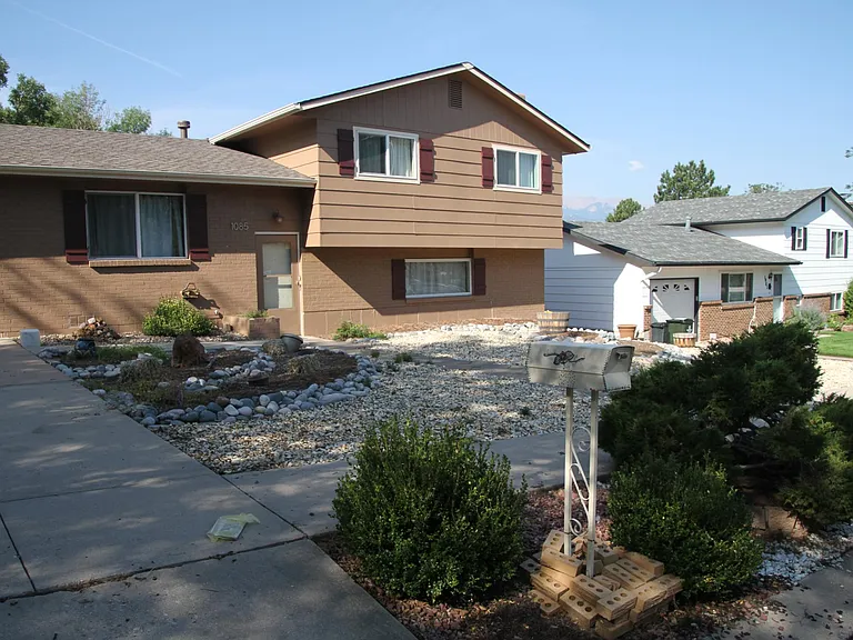 1085 Applewood Dr — Photo 5