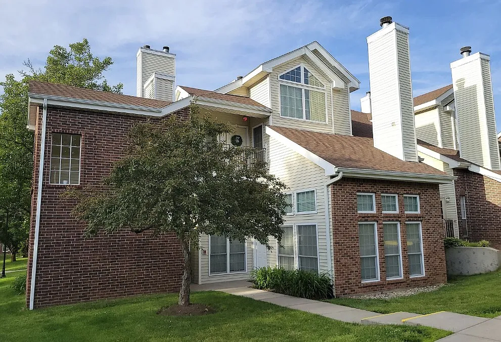 2 bed, 840 sqft, $2,250 — Photo 1