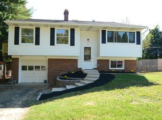 109 Janelin Dr, Glen Burnie, MD 21061