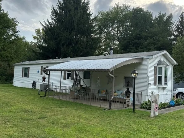 166 Brook Dr, Brookfield, OH 44403
