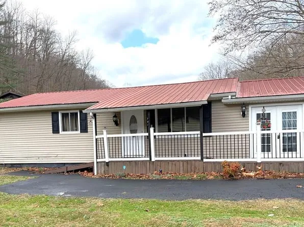 45 Knob Fork St, Pikeville, KY 41501