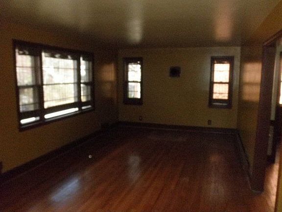 2nd image of 814 Hundley St