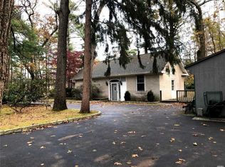 280 River Rd, Saint James, NY 11780