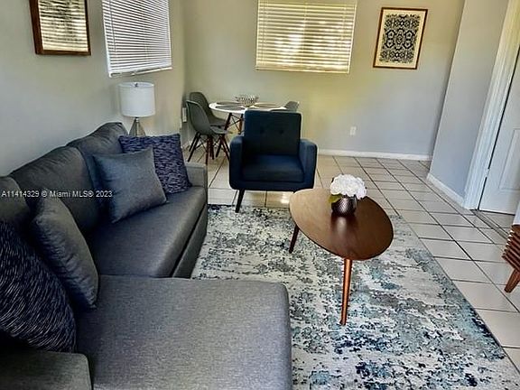 4th image of 2512 Grant St