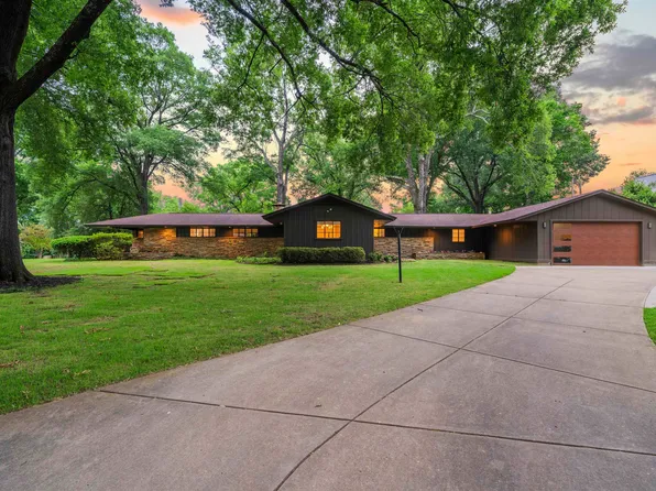 319 Saint Nick Dr, Memphis, TN 38117