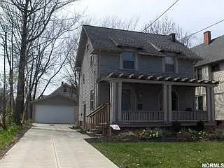 1320 Saint Charles Ave photo 1