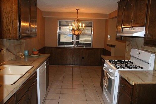3rd image of 1020 S Morgan Dr