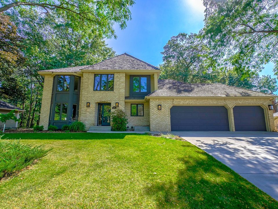 1st image of 288 Meadowood Ln