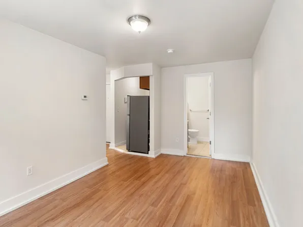 797 Lexington Avenue 4R image 3 of 9