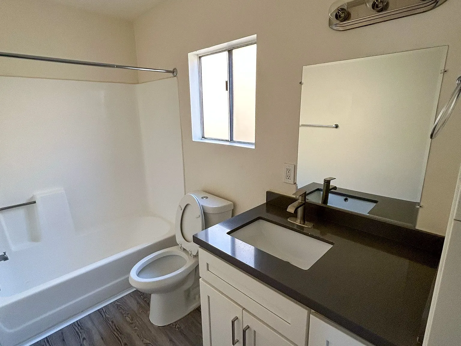 12617 Eucalyptus Ave. — Photo 4