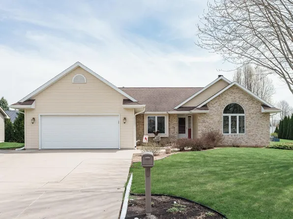 705 Woodbridge TRAIL, Watertown, WI 53094