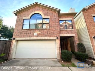 5844 Larkin St, Houston, TX 77007