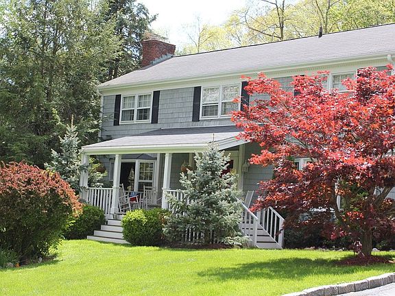 Gorgeous Updated Center Hall Colonial on 2.55 A