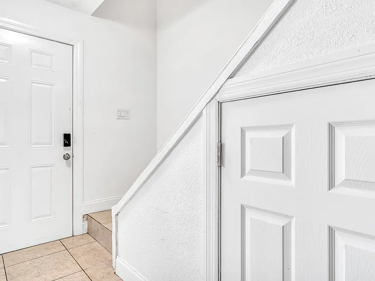 3913 Oak Limb Ct — Photo 4