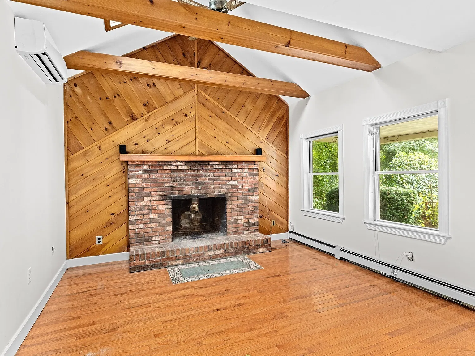 2 bed, 1.5 bath, 1117 sqft, $2,600 — Photo 2
