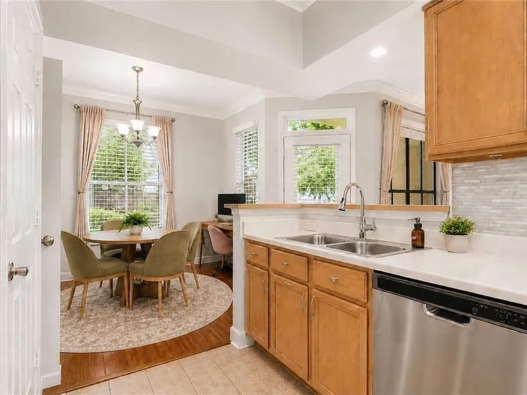 3777 Peachtree Rd NE #1105 — Photo 6