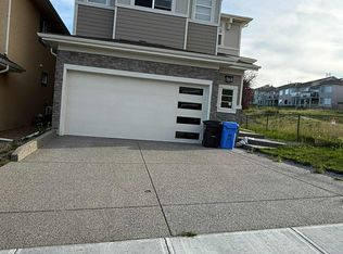 304 Hamptons Dr NW, Calgary, AB T3A 2Z5