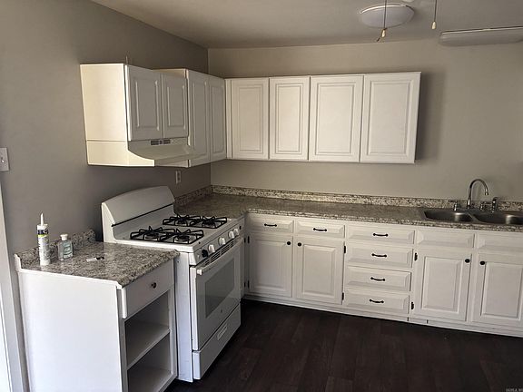 3rd image of 154 North Ave