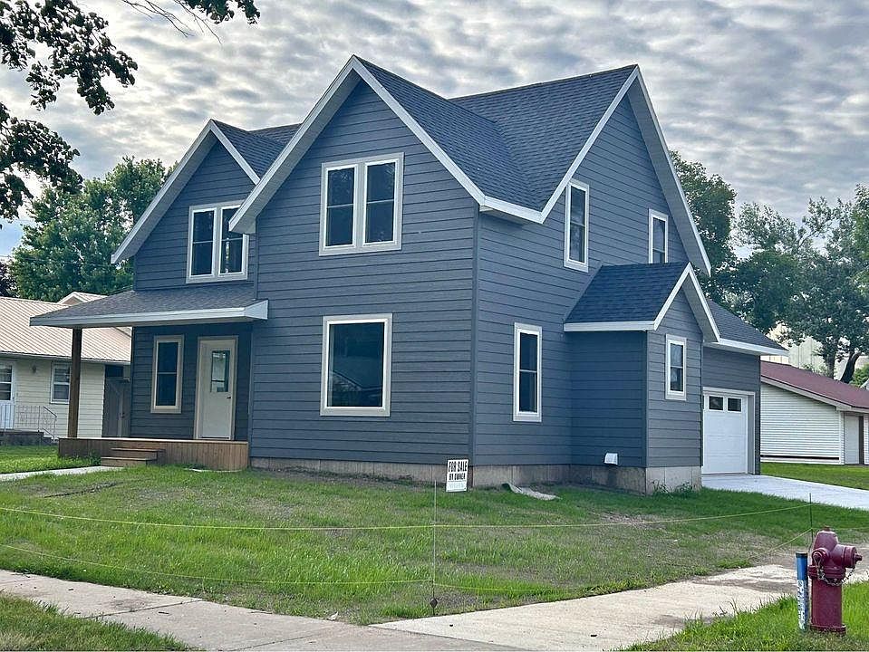 1st image of 712 Pine St