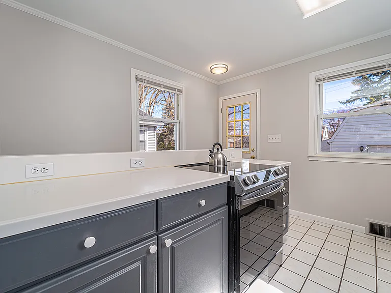 3335 Williams St — Photo 14