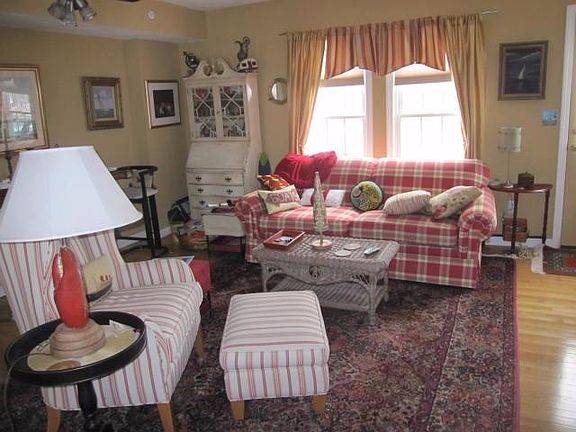 2nd image of 12 Yankee Drive #12