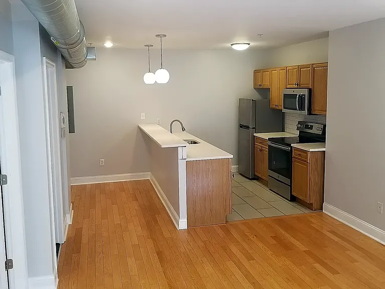 Spruce Street Apartments — Photo 11