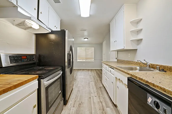 2109 Monifieth Way — Photo 4
