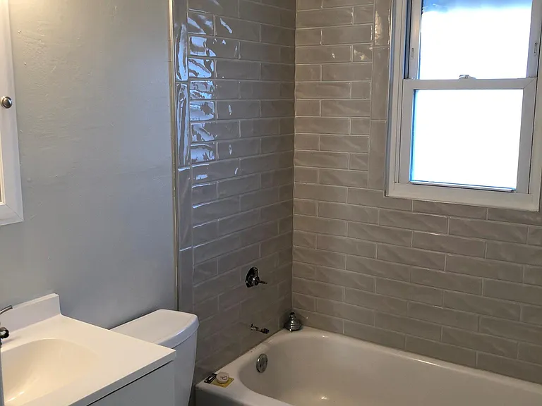 7533 Haywood Dr — Photo 8