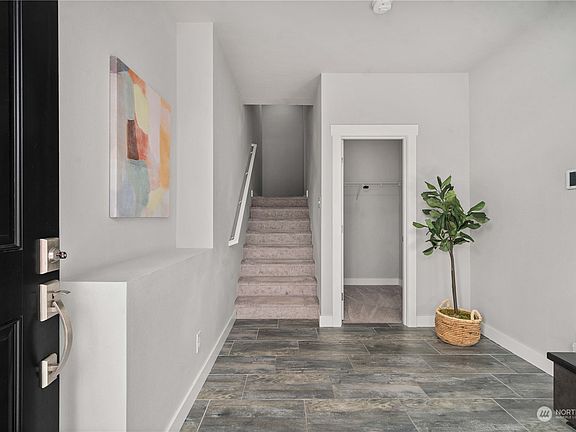 4th image of 19507 11th Avenue S