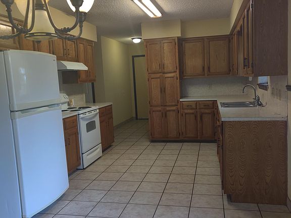 4th image of 3212 N 27th 1/2 St
