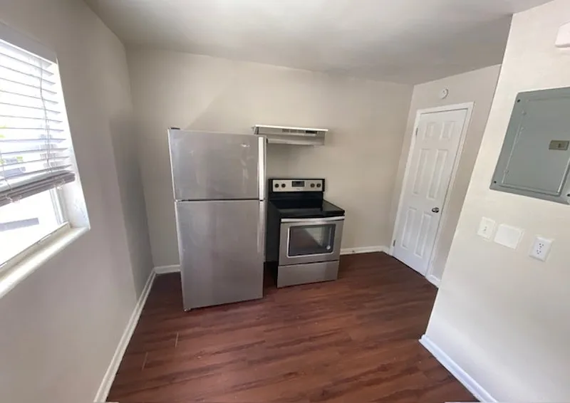 1606 King St — Photo 3