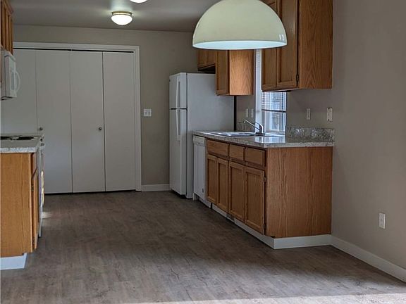 3rd image of 8512 123rd Street Ct E #8512