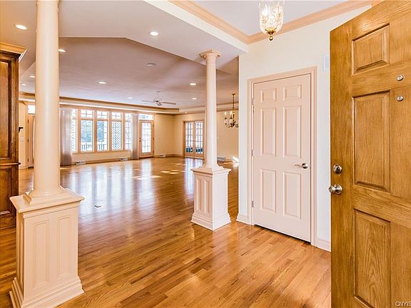 2nd image of 6010 Bay Hill Cir