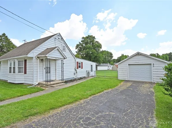 211 W Columbus Rd, South Charleston, OH 45368
